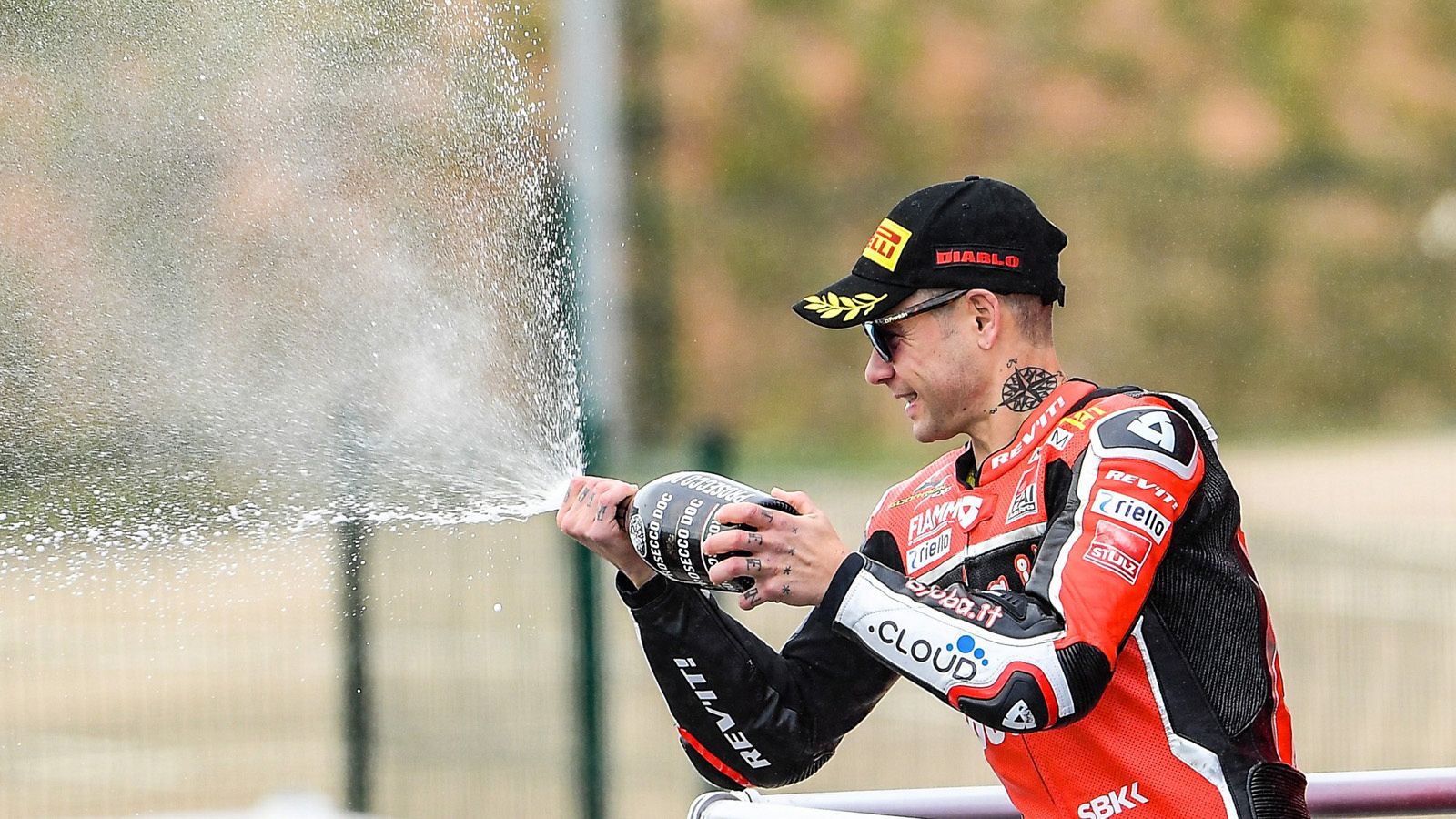 250 revoluciones menos, la misma historia: Bautista domina de principio a fin