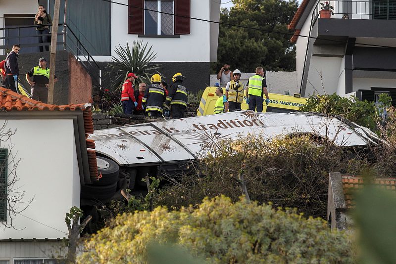 Al menos 29 turistas alemanes mueren en un accidente de autobús en Madeira