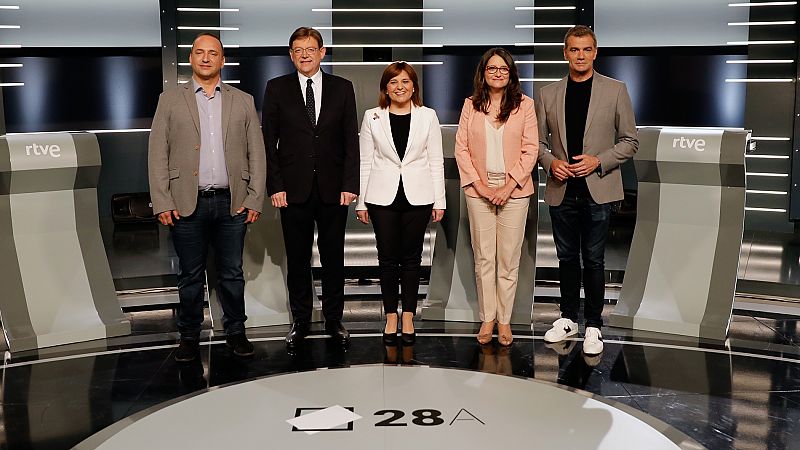 El debate valenciano refuerza los bloques postelectorales entre críticas por la corrupción y el modelo lingüístico