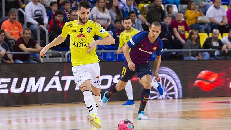 El Barça sentencia virtualmente el liderato; el Antequera desciende a Segunda