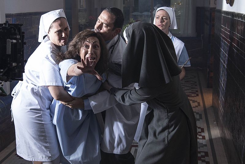 Toni comienza una investigación sobre niños robados, este jueves en 'Cuéntame cómo pasó'