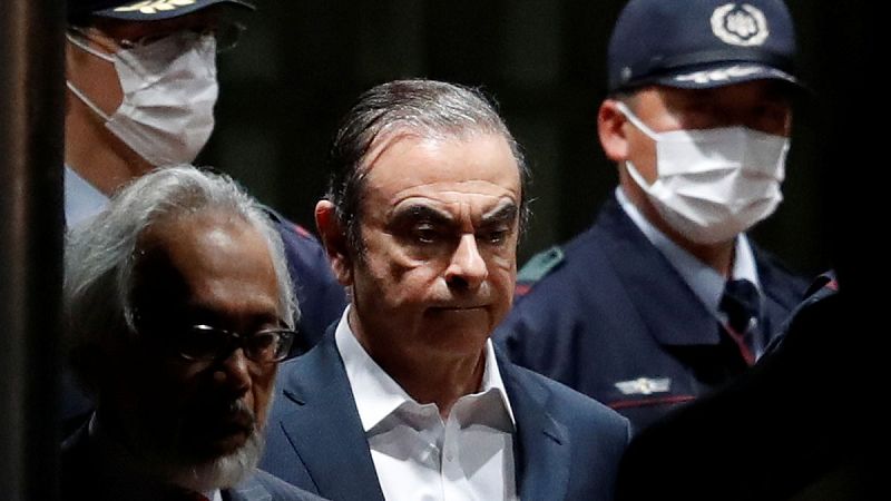 Carlos Ghosn queda en libertad bajo fianza en Tokio