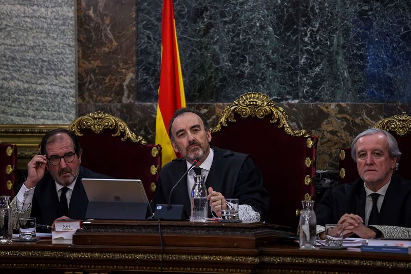 Marchena califica de "insulto" que las defensas utilicen sus testigos para dar "lecciones" sobre autodeterminación