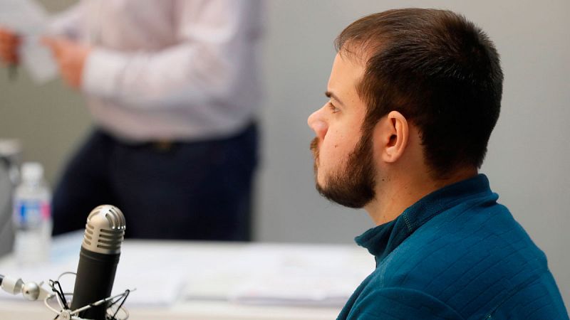 La Guardia Civil detiene al rapero Pablo Hasel al pesar sobre él una orden de busca y captura