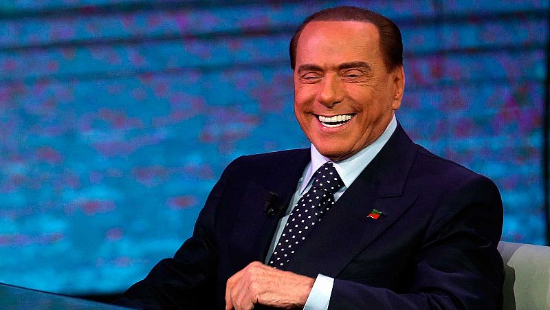 El ex primer ministro Silvio Berlusconi, ingresado en un hospital de Milán