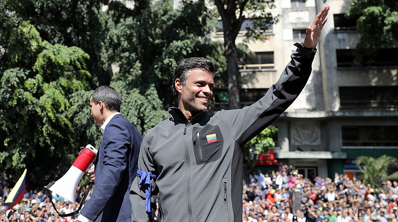 Leopoldo López se refugia con su familia en la embajada de España en Caracas