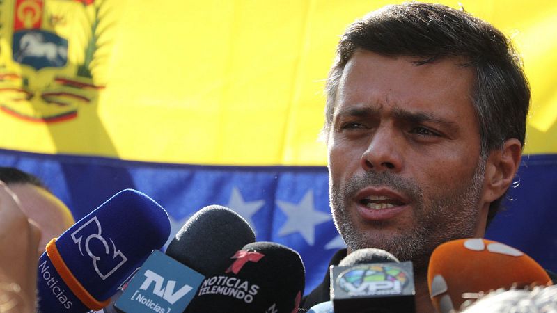 Leopoldo López advierte de que van a venir "más movimientos militares" contra el Gobierno de Maduro