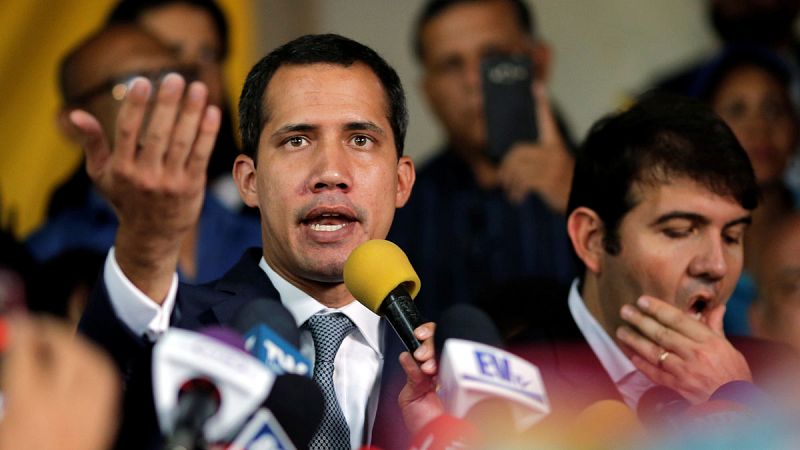 Guaidó convoca manifestaciones pacíficas en los cuarteles para que los militares den la espalda a Maduro