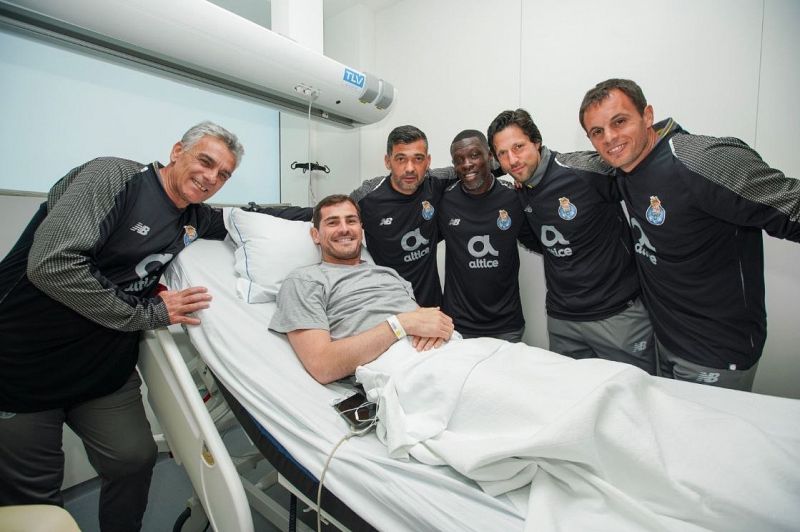 Iker Casillas afirma tener "el corazón contento" mientras espera recibir el alta médica