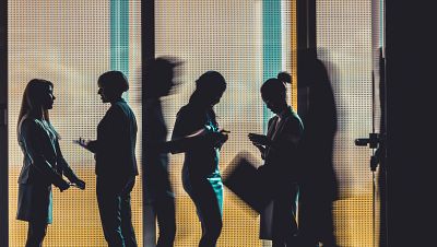 14 horas - Los españoles trabajamos más horas que el resto de europeos según la OIT - ESCUCHAR AHORA