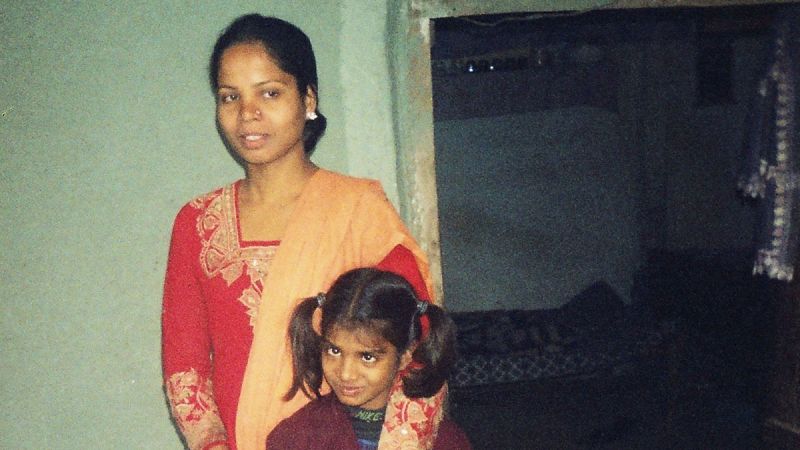 La cristiana Asia Bibi deja Pakistán seis meses después de quedar absuelta de la condena a muerte por blasfemia