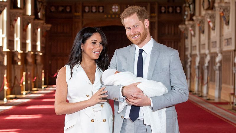 El príncipe Harry y Meghan Markle presentan a su primer hijo, Archie Harrison Mountbatten-Windsor