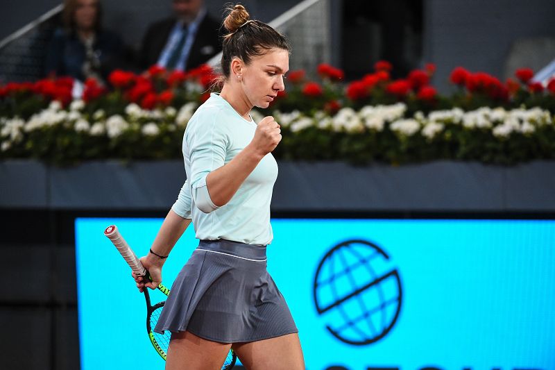 Halep avanza a cuartos y Del Potro cae en su regreso