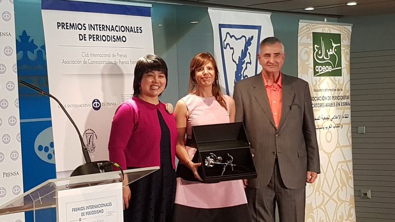 Mavi Doñate, corresponsal de RTVE en Asia-Pacífico, recibe el premio como mejor periodista española en el exterior