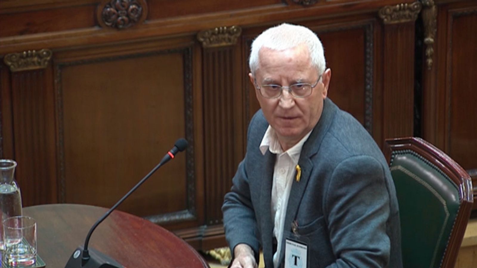 Un policía nacional jubilado independentista explica que se apuntó voluntario el 1-O para "permitir votar"