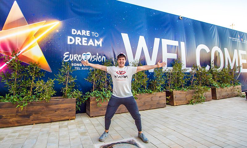 Miki, energ�a y buen rollo a su llegada a Tel Aviv