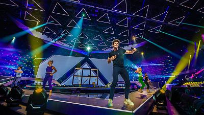 Primer ensayo de Miki en Eurovisin 2019: Este es el significado de la puesta en escena de "La venda"