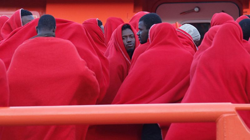 Mueren al menos 70 migrantes por el naufragio de su embarcación frente a las costas de Túnez
