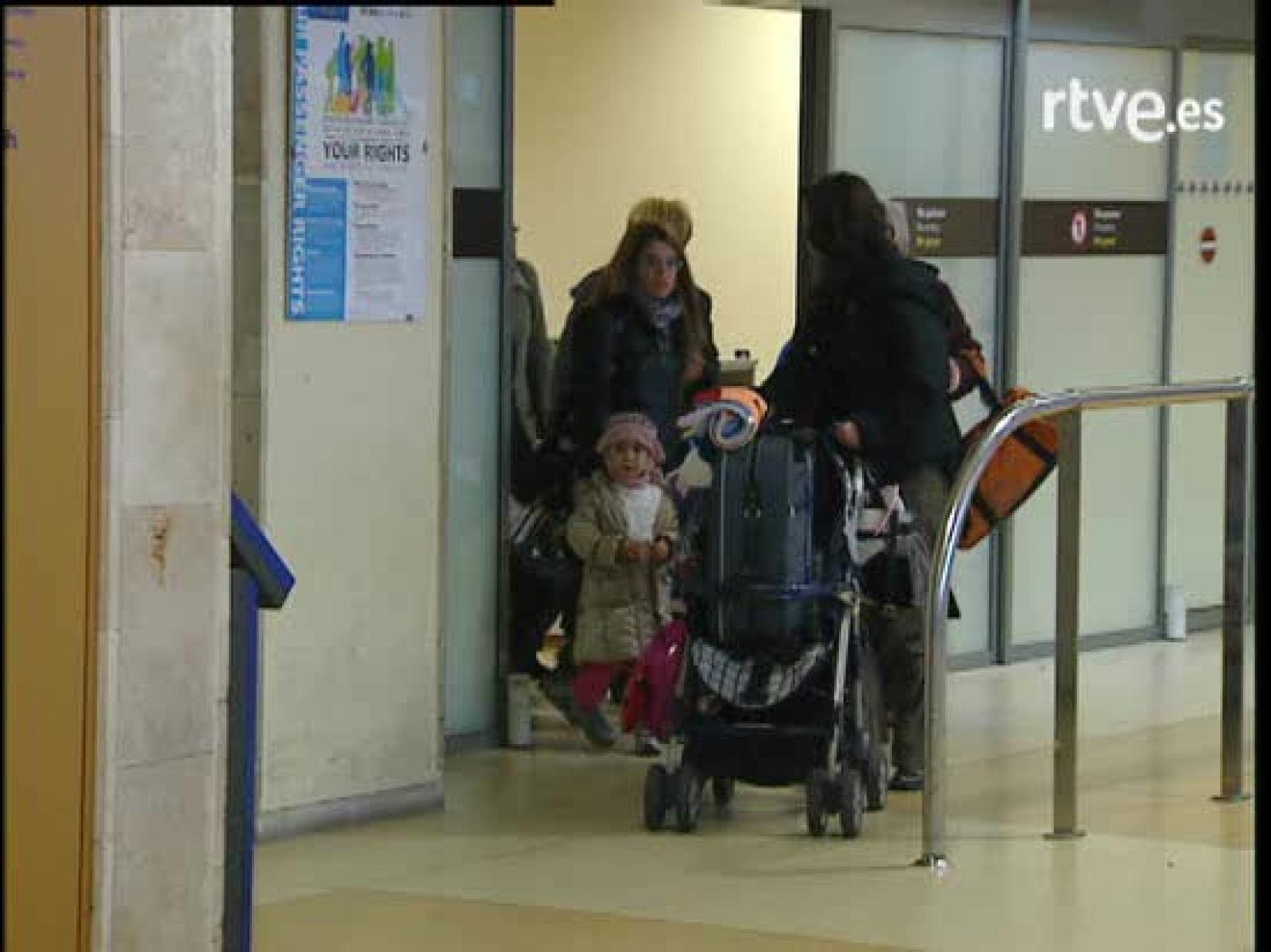 Comienza el regreso de los turistas bloqueados en Ciampino | Ver