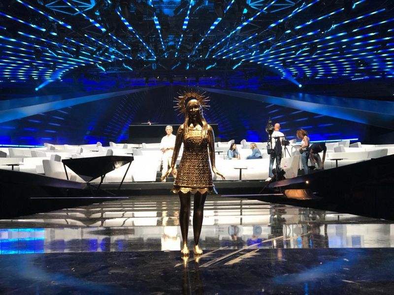 Santa Massiel se cuela en la 'green room' de Eurovisin 2019
