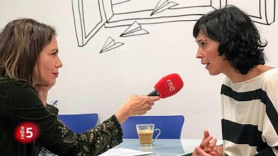 LIBROS DE ARENA - Edurne Portela y 'Formas de estar lejos' - Escuchar ahora