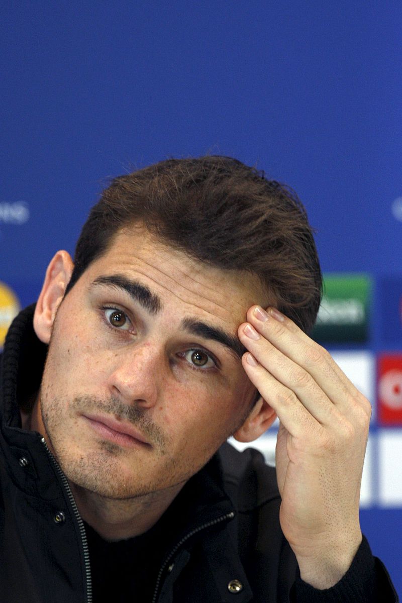 Casillas: "Toda la plantilla está con Schuster"
