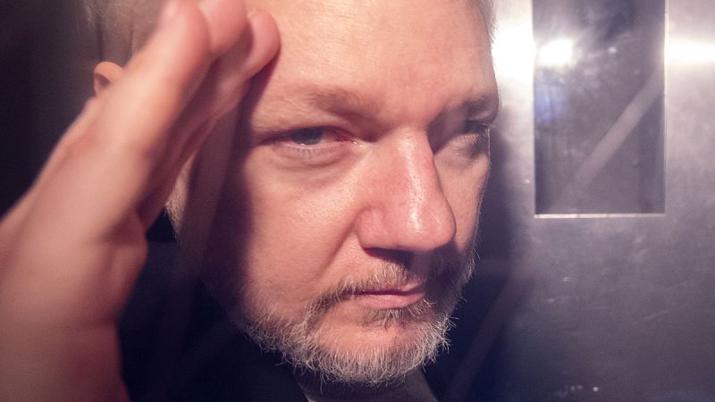 La Fiscalía sueca presenta una orden de detención contra Assange por presunta violación