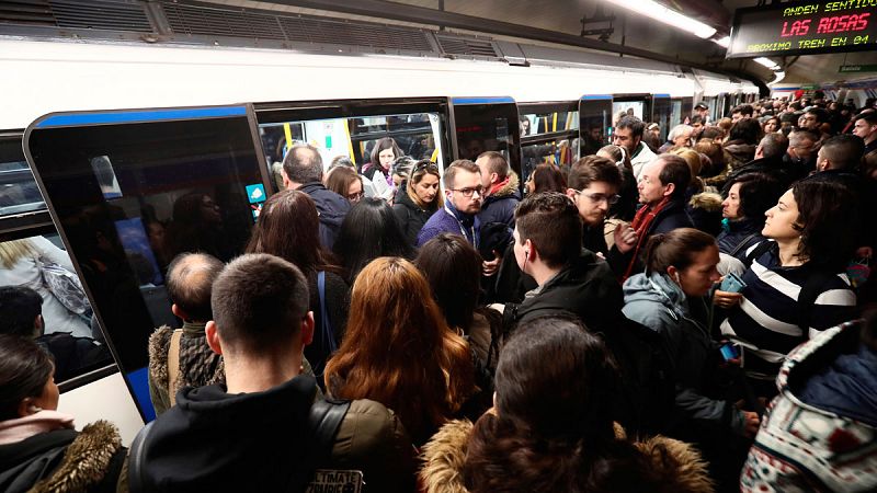Los paros del Metro contra el amianto se dejan sentir en Madrid y Barcelona
