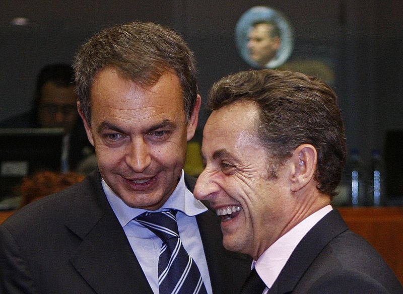 Zapatero a Sarkozy tras conocer que estaría en la cumbre: "Te daré todo lo que me pidas"