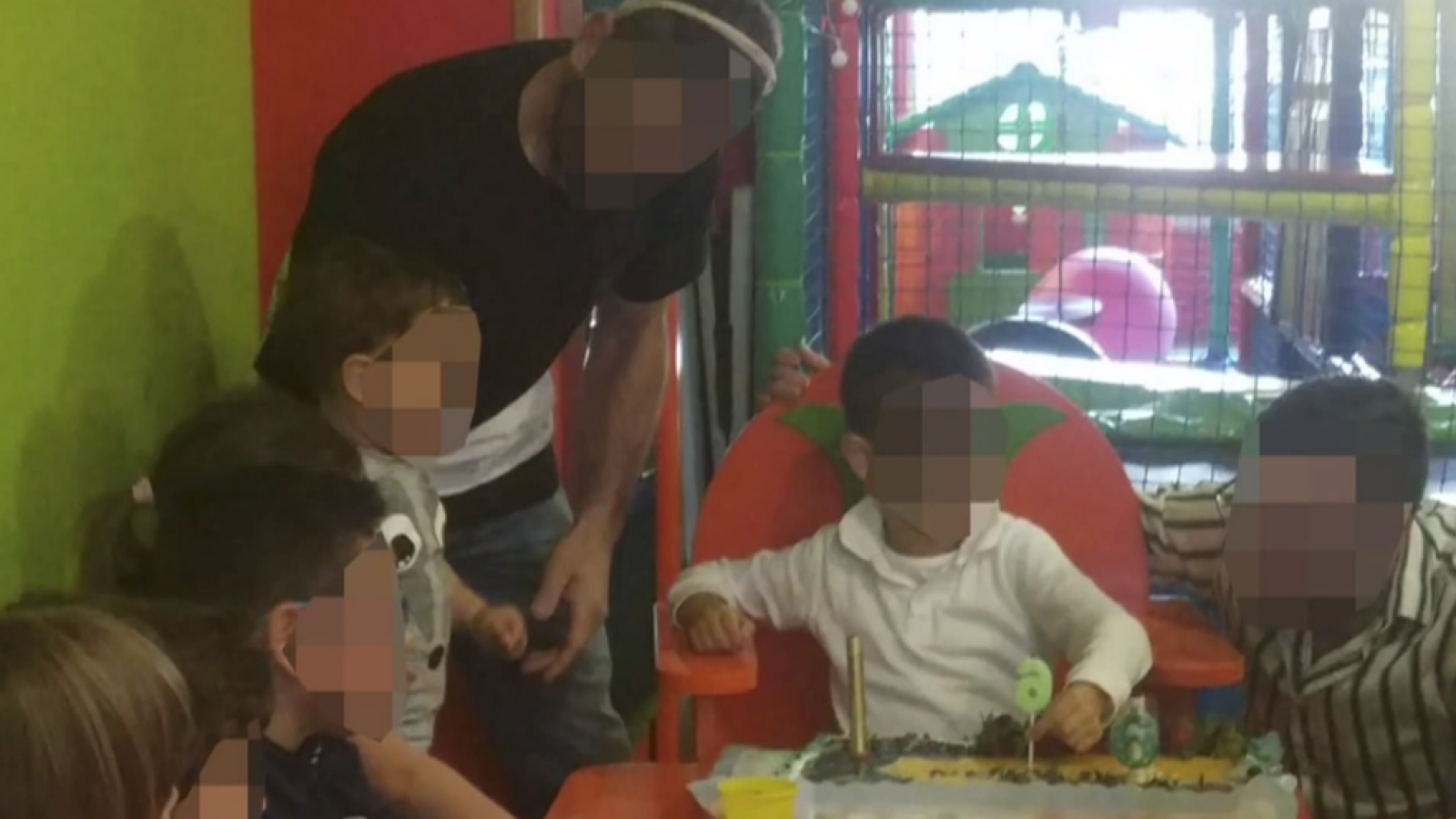 Pierde la custodia compartida de su hijo por dejarlo al cuidado de sus abuelos | Ver