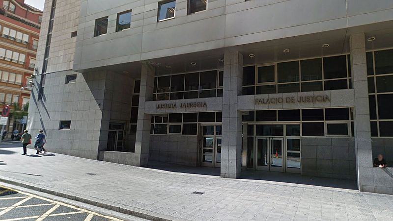 Condenan a 13 años de prisión a tres hombres por abusar sexualmente de una mujer en Bilbao y difundirlo con el móvil