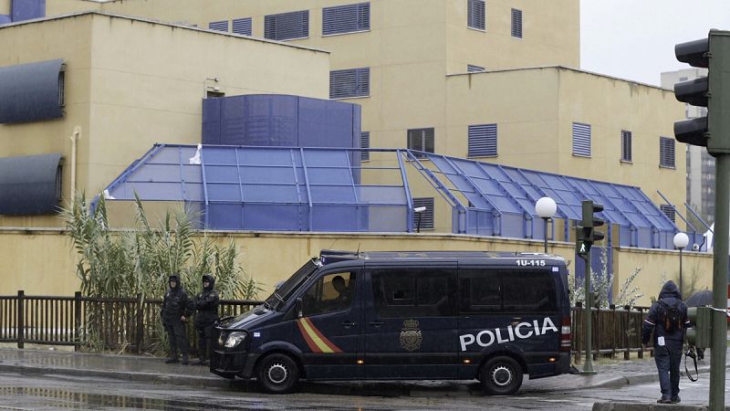 Una juez pide investigar el trato de la Policía a los internos del CIE de Aluche porque ve "indicios" de tortura