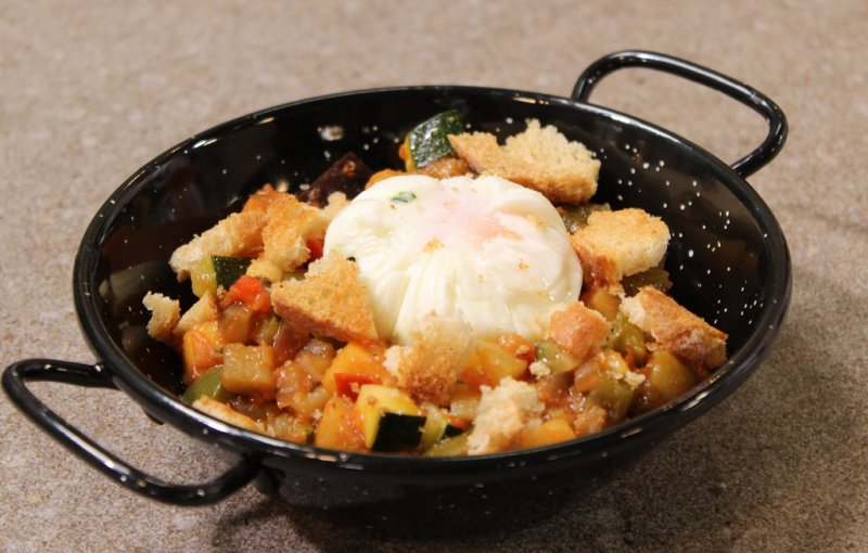 Receta de "pisto con huevos escalfados" de Dani Garc�a