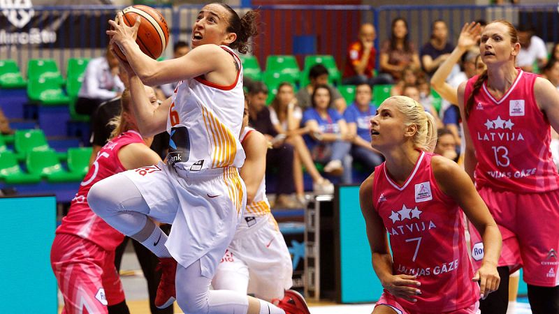 España se impone con autoridad en el primer partido de preparación