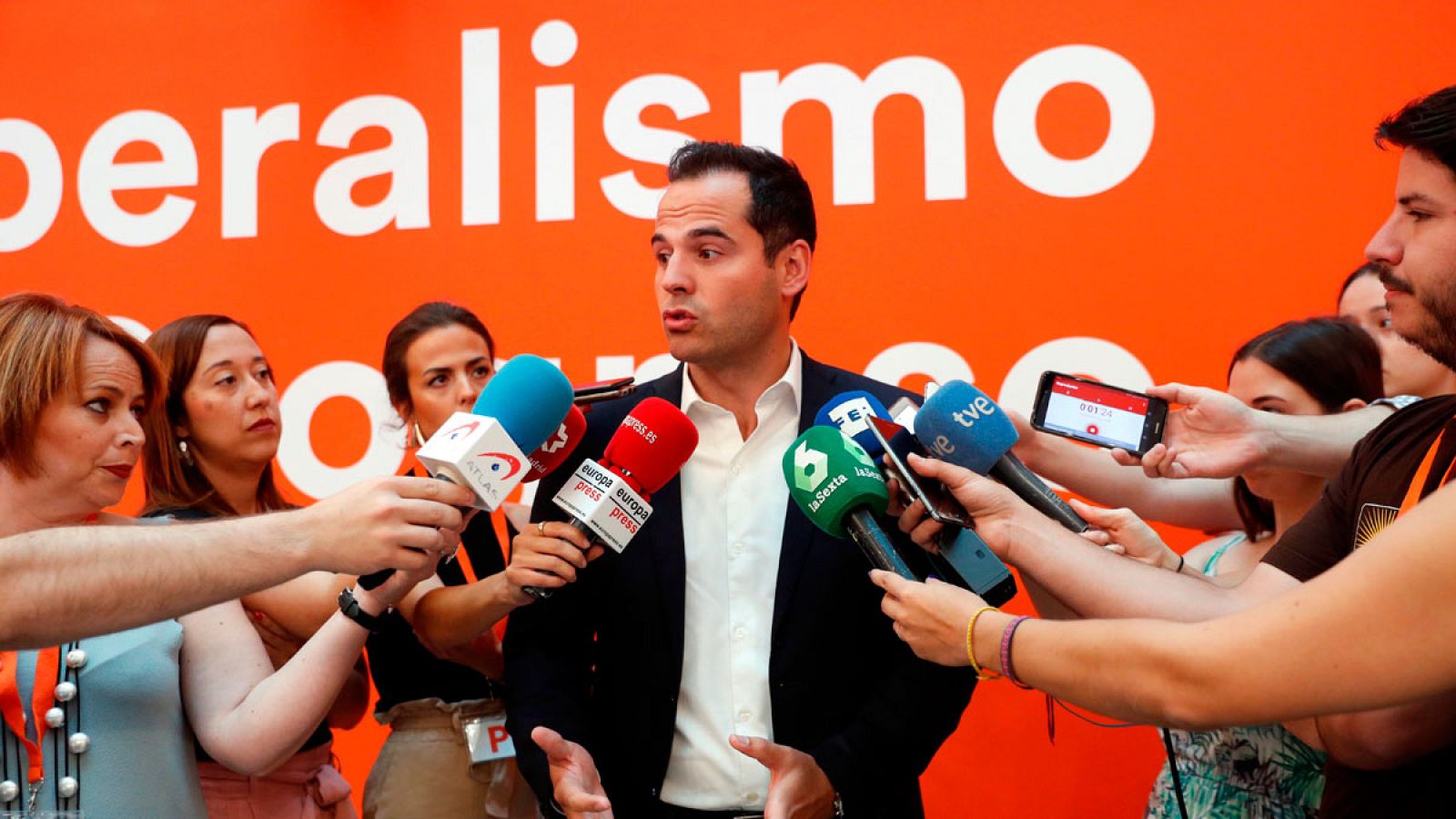 Aguado asegura que solo negociará con el PP y descarta que Ciudadanos apoye a Carmena o Gabilondo