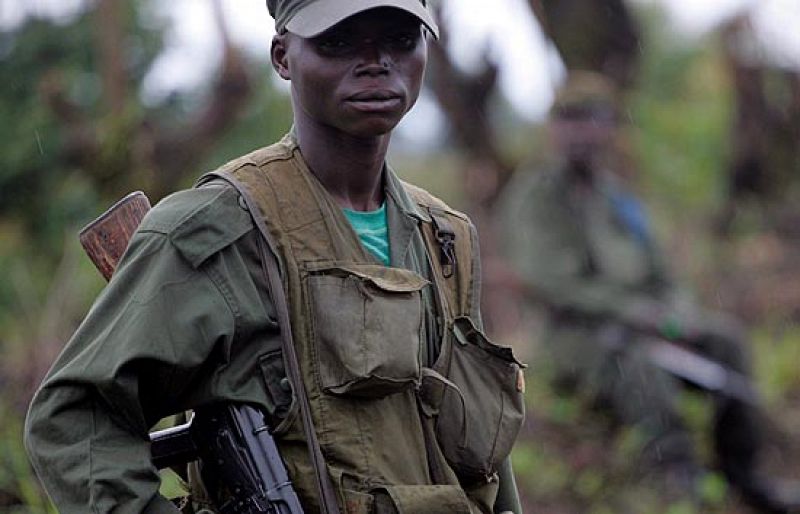 El líder de los rebeldes del Congo acepta negociar un alto el fuego y abrir un corredor humanitario