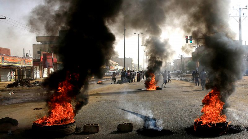 Los militares anuncian la suspensión de acuerdos y elecciones en nueve meses en Sudán