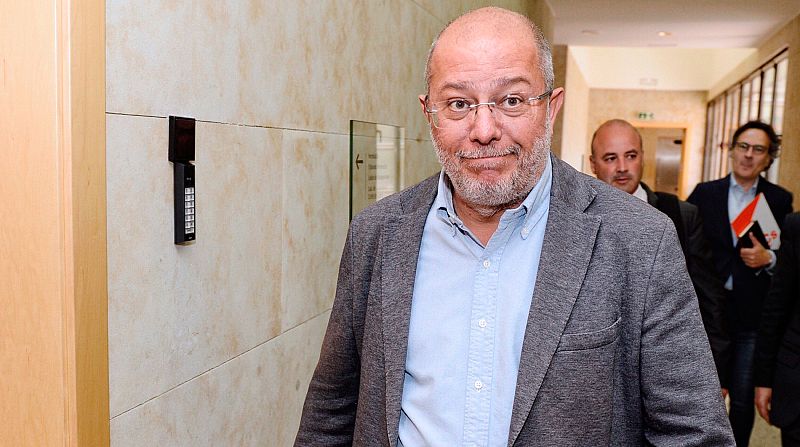 Ciudadanos exige al PP que aparte a los alcaldes con ocho años en el cargo para pactar en Castilla y León