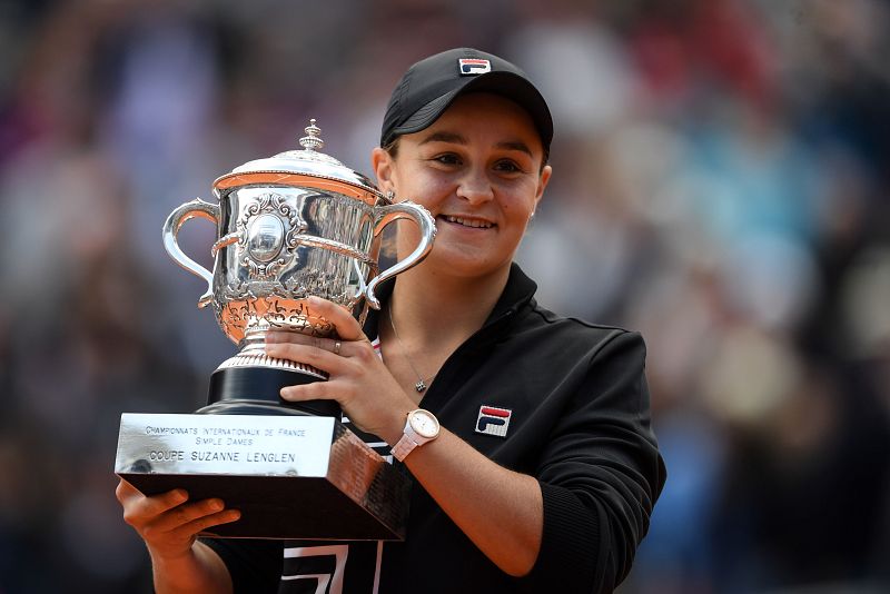 Barty apabulla a Vondrousova y conquista su primer grande en París