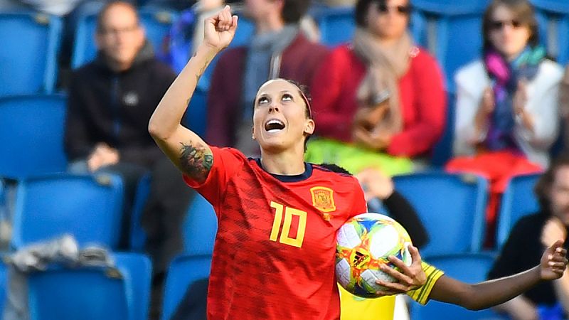 España logra la primera victoria en un Mundial ante Sudáfrica con la ayuda del VAR