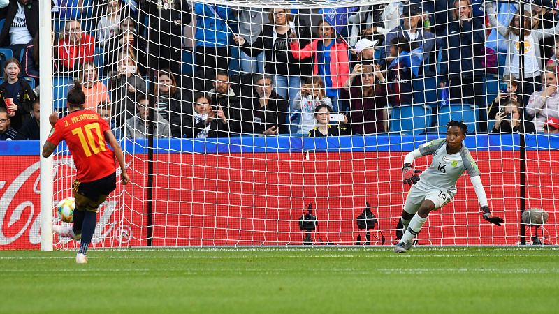 Jenni Hermoso: "¡Ganar así es la hostia! El partido se nos había puesto muy mal desde el principio"