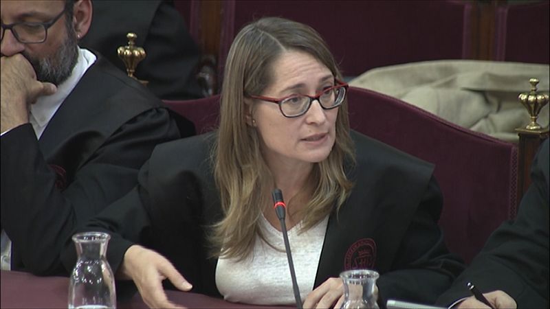 La defensa de Cuixart enmarca las protestas en el derecho de reunión y la de Forcadell rechaza incluso la desobediencia