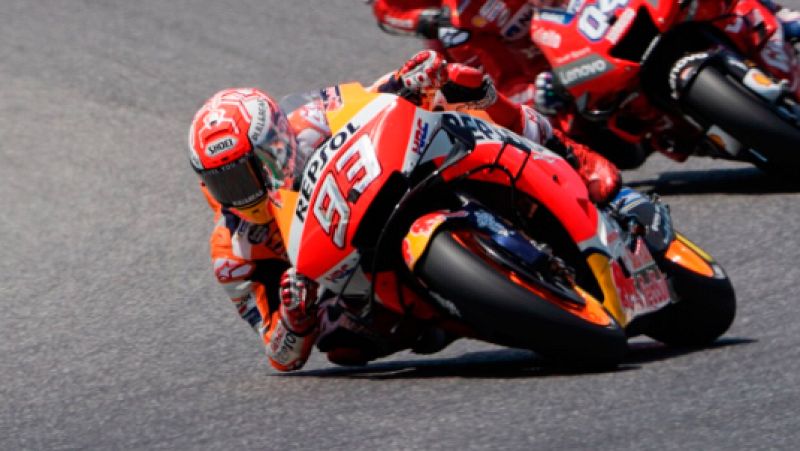 Márquez, a frenar a las Ducati en un circuito que no le es favorable