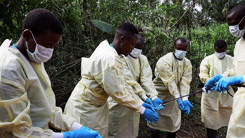 Muere el niño que dio positivo por ébola en Uganda y confirman dos nuevos casos por el brote en la RDC