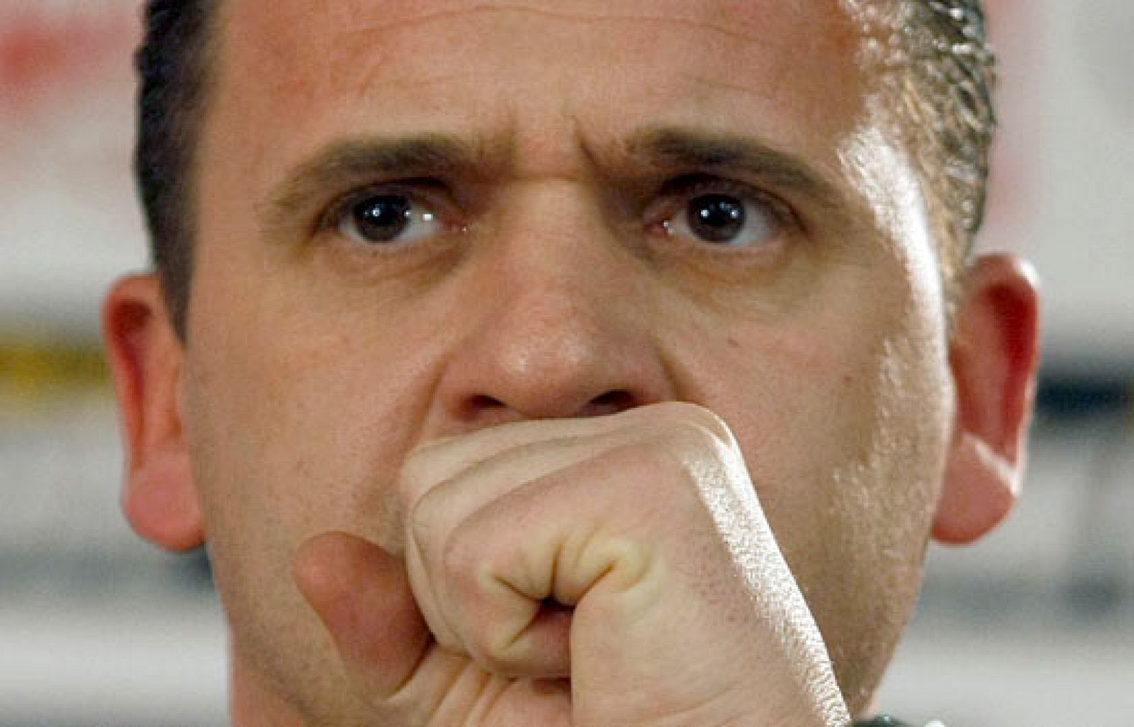 El director deportivo del Real madrid, Mijatovic, ha ratificado a Bernd Schuster en su puesto. El ex jugador blanco cree que la situación del equipo no es tan desesperada.