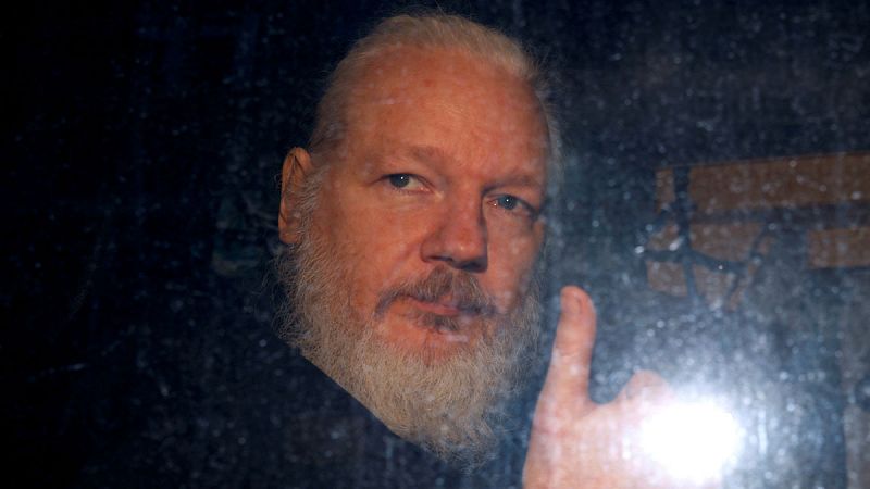 El Gobierno británico firma la extradición de Julian Assange a EE.UU. a la espera de la decisión judicial