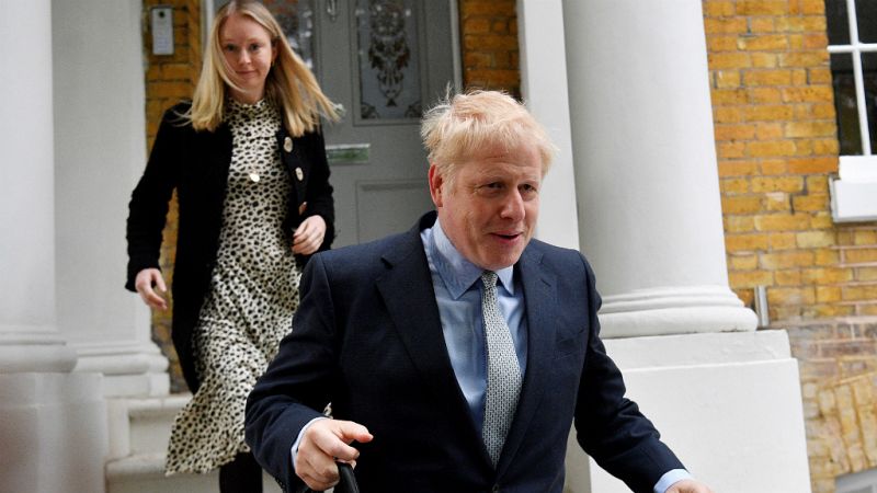Boris Johnson lidera con amplitud la carrera para suceder a May tras la primera votación