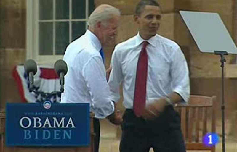 El vicepresidente electo de EE.UU., Joseph Biden, conversa con Zapatero