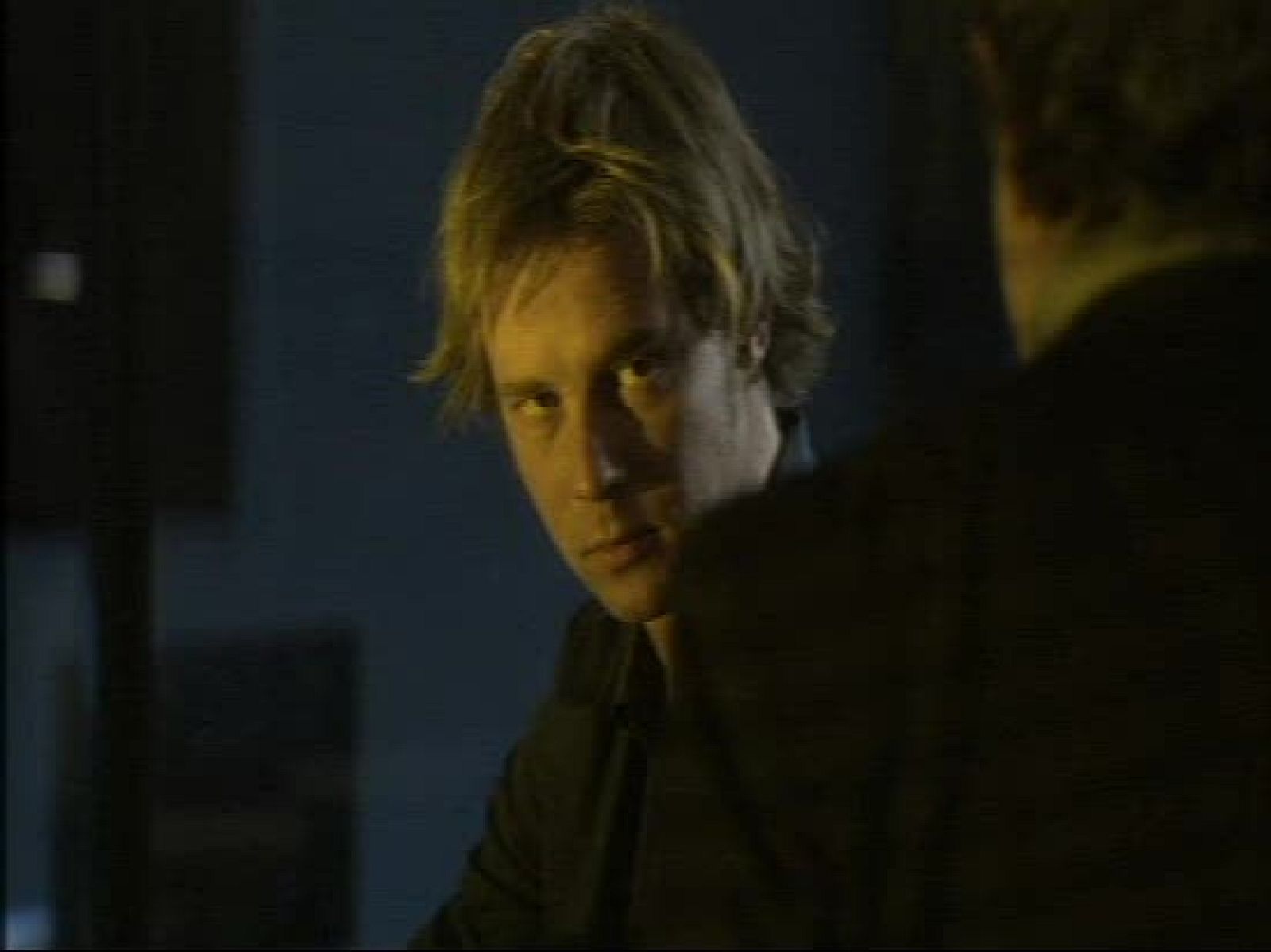 Guante Blanco. Toma falsa 4