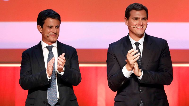 Ciudadanos rompe con Valls en Barcelona tras permitir la investidura de Colau